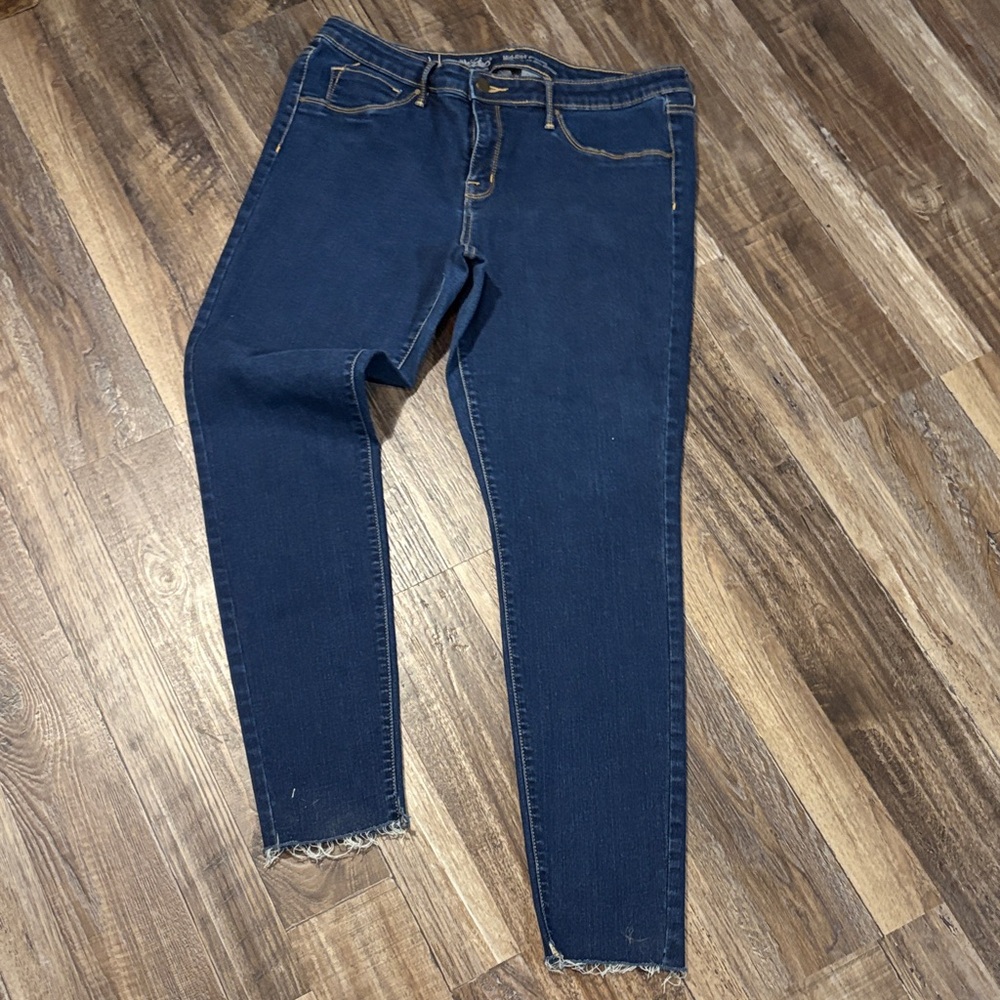 Stylish Dark Blue Skinny Jeans